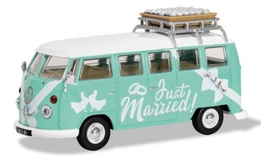 Modelauto Volkswagen T1 Base Camper turquoise/Dekor RHD Just Married 1/43 Corgi
