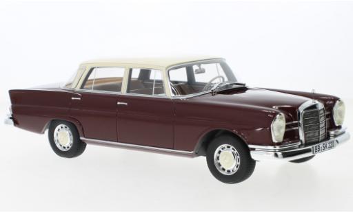 Modelauto Mercedes 220 Base SE (W111) rood/beige 1959 1/18 Cult Scale Models