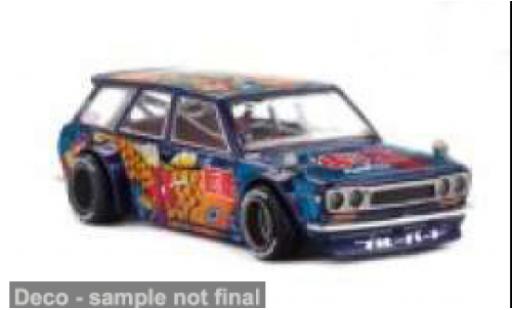 Modelauto Datsun 510 Wagon KOI V1 blauw/Dekor 1969 1/64 Mini GT