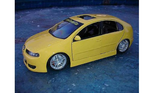Seat Leon Cupra 1/18 Burago r modelauto
