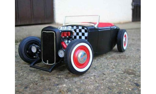 Ford 1932 Hot Rod 1/18 Ertl zwart rood modelauto