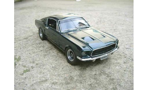 Ford Mustang Bullitt 1/18 Johnny Lightning gt replique 1967 modelauto