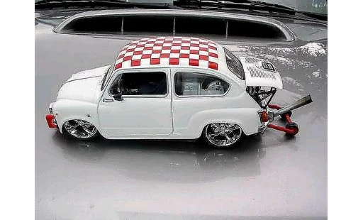 Fiat 850 Berlina 1/18 Solido moteur vw modelauto