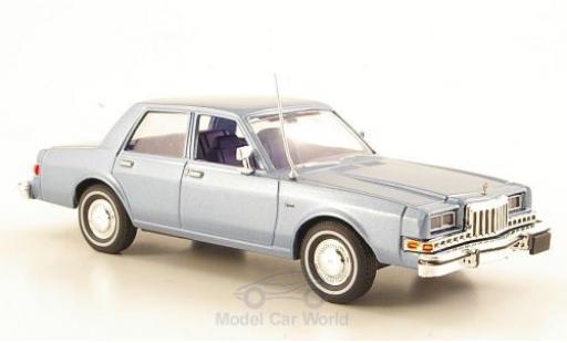 Modelauto Dodge Diplomat Berline metallic blauw 1985 met reichhaltigem Zubeh&Atilde;&para;r 1/43 First Response