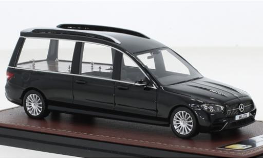 Modelauto Mercedes E Base E- Class Wilcox Hearse zwart 2022 1/43 GLM