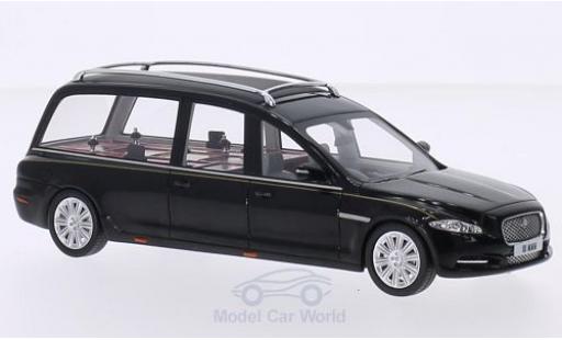 Modelauto Jaguar XJ Hearse (X351) Wilcox zwart 2013 1/43 GLM