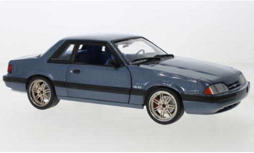 Modelauto Ford Mustang LX 5.0 metallic blauw 1989 1/18 GMP