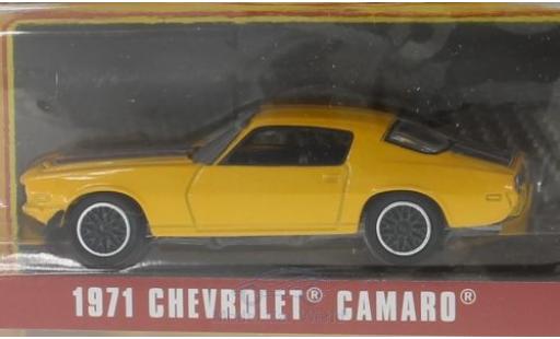 Modelauto Chevrolet Camaro Coupe geel 1971 1/64 Greenlight