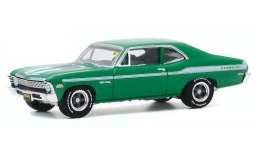Modelauto Chevrolet Nova Coupe groen/Dekor 1972 1/64 Greenlight