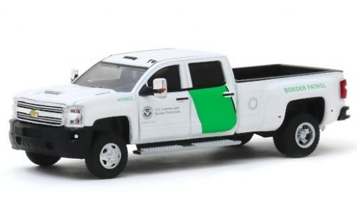 Modelauto Chevrolet Silverado police 3500HD U.S. Border Patrol 2018 1/64 Greenlight