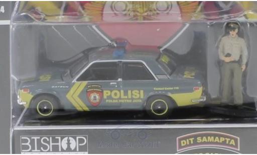 Modelauto Datsun 510 police Polisi - Dit Samapta - Korps Sabhara met Figur Politie Indonesien 1/64 Greenlight