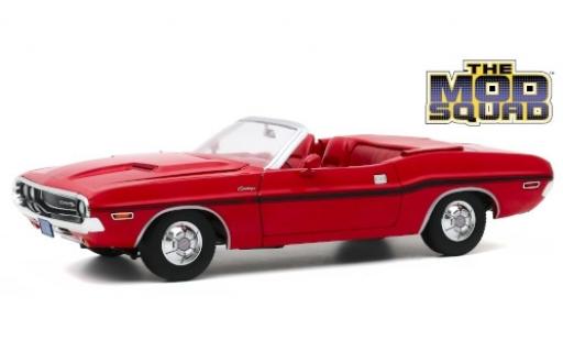 Modelauto Dodge Challenger Cabriolet R/T rood/Dekor The Mod Squad 1970 1/18 Greenlight