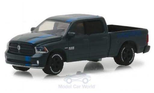 Modelauto Dodge RAM pickup 1500 Sport metallic grijs/blauw MOPAR 2017 1/64 Greenlight