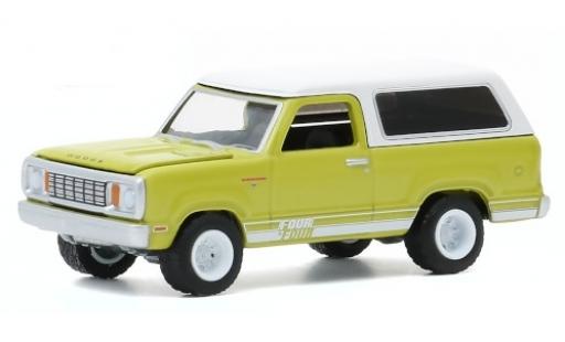 Modelauto Dodge Ramcharger SUV groen/wit 1977 1/64 Greenlight