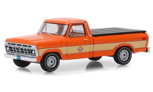 Modelauto Ford F-100 Pickup 00 oranje/beige Gulf 1976 1/64 Greenlight
