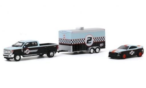 Modelauto Ford F-350 Lariat Gulf 2019 avec Remorque porte-voiture et Shelby GT350R No.2 1/64 Greenlight