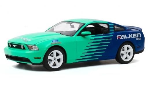 Modelauto Ford Mustang GT turquoise/blauw Falken Tires 2010 1/18 Greenlight