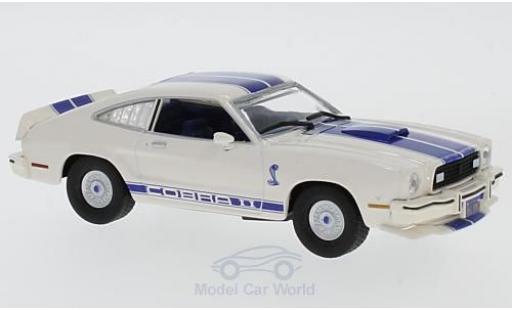 Modelauto Ford Mustang Cobra II beige/blauw Charlies Angels 1976 1/43 Greenlight