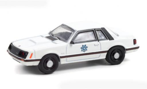 Modelauto Ford Mustang SSP wit/Dekor Arizone Department of Public Safety 1982 1/64 Greenlight
