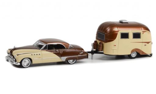Modelauto Buick Roadmaster Coupe Hardtop brun/beige 1949 1/64 Greenlight
