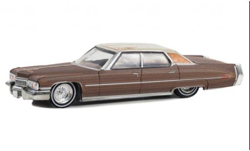 Modelauto Cadillac Sedan Sedan DeVille metallic bruin/wit 1973 1/64 Greenlight