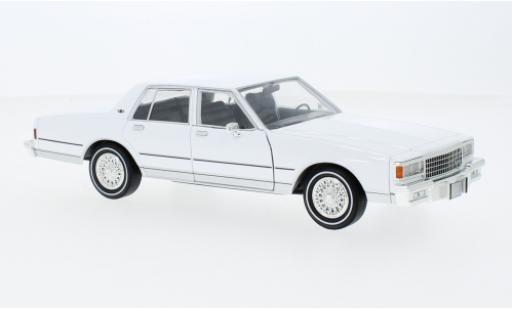 Modelauto Chevrolet Caprice Classic Sedan wit The A-Team 1980 1/24 Greenlight