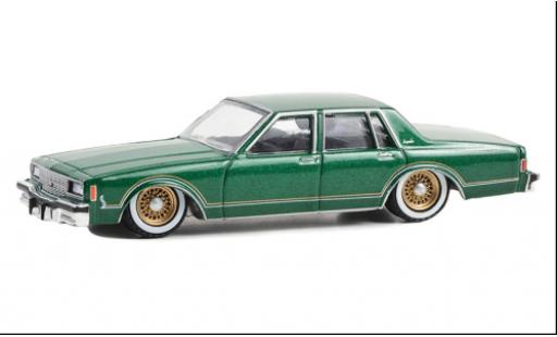 Modelauto Chevrolet Impala Sedan metallic groen 1985 1/64 Greenlight