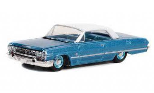 Modelauto Chevrolet Impala Convertible SS 409 Cabriolet metallic blauw/beige 1963 1/64 Greenlight