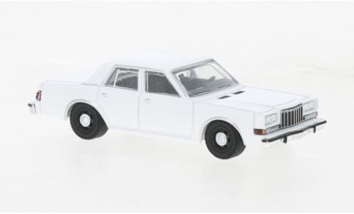 Modelauto Dodge Diplomat Berline wit 1980 1/64 Greenlight