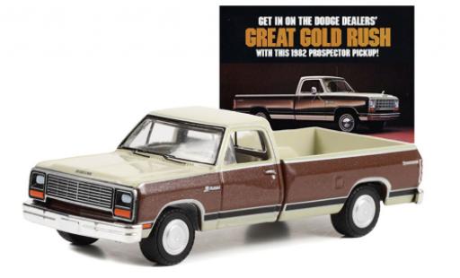 Modelauto Dodge RAM pickup D-150 Prospector beige/bruin 1982 1/64 Greenlight