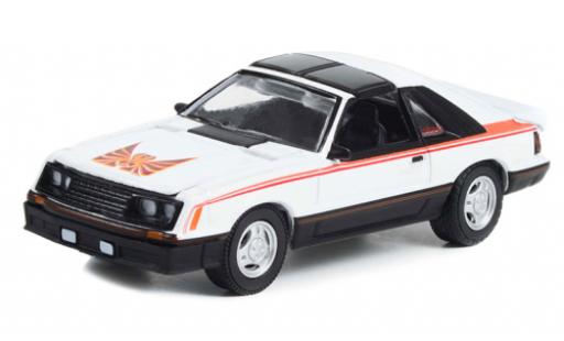 Modelauto Ford Mustang Cobra wit/Dekor 1981 1/64 Greenlight