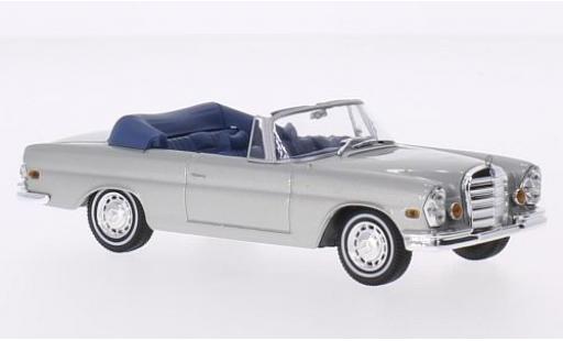 Modelauto Mercedes 280 Cabriolet SE grijs/blauw The Hangover 2009 1969 1/43 Greenlight