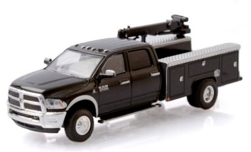 Modelauto RAM 3 Laramie 500 Crane Truck zwart 2018 1/64 Greenlight