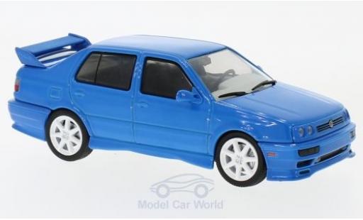 Modelauto Volkswagen Jetta III A3 blauw 1995 1/43 Greenlight