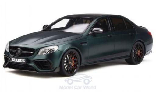 Modelauto Mercedes B Base Brabus 800 mat-groen 2019 Basis E 63 1/18 GT Spirit