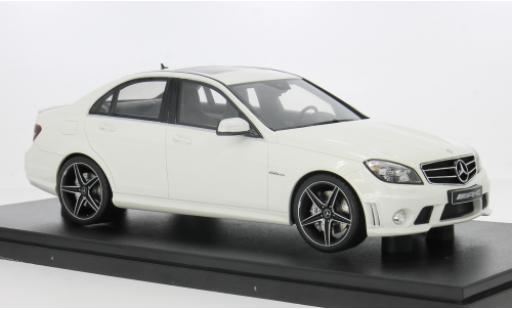 Modelauto Mercedes Classe C AMG C63 wit 2007 1/18 GT Spirit