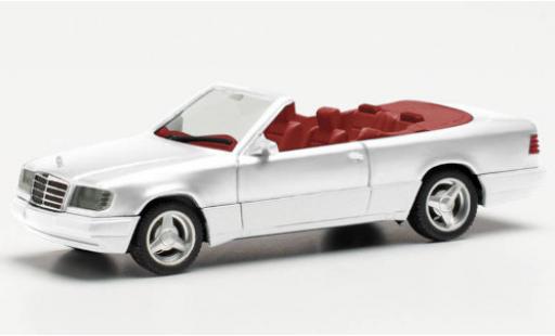 Modelauto Mercedes Classe E Coupe 320 CE (C124) cabriolet wit 1/87 Herpa
