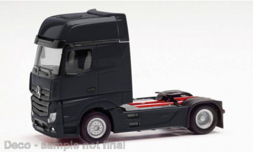 Modelauto Mercedes Actros Gigaspace zwart 1/87 Herpa