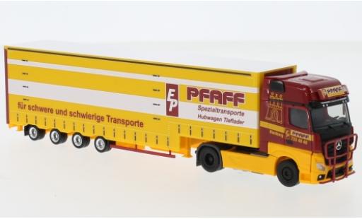 Modelauto Mercedes Actros Gigaspace Pfaff Volumen-Sattelzug Exclusive Series 1/87 Herpa