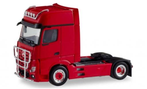 Modelauto Mercedes Actros Gigaspace rood 2018 tracteur avec pare-buffle et porte-projecteurs 1/87 Herpa