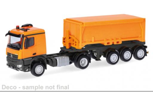 Modelauto Mercedes CLA Classicspace Arocs Classicspace 4x4 oranje/antraciet 1/87 Herpa