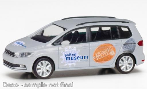 Modelauto Volkswagen Touran Base Politiemuseum Hamburg 1/87 Herpa