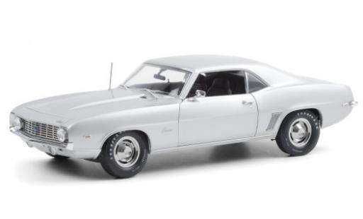 Modelauto Chevrolet Camaro ZL1 grijs 1969 1/18 Highway 61