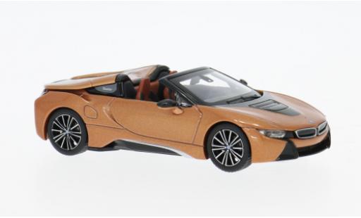 Modelauto Bmw i8 Coupe bronze/zwart 2013 1/64 I Almost Real
