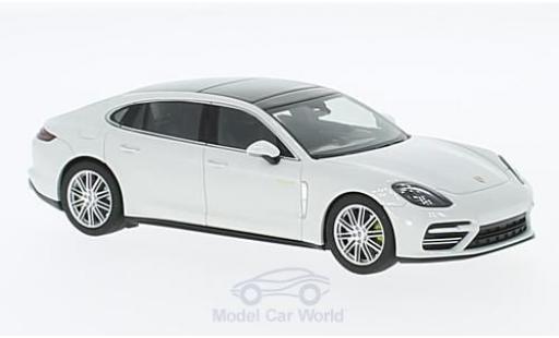 Modelauto Porsche Panamera e-hybrid Turbo S Executive wit 2016 1/43 Herpa