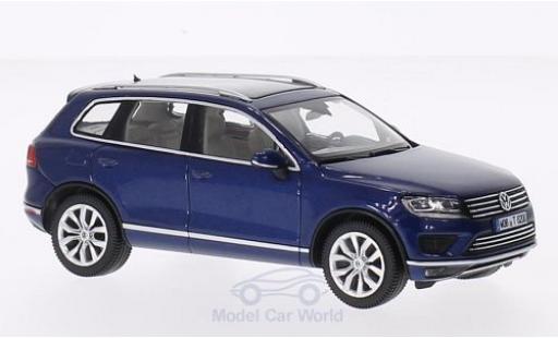Modelauto Volkswagen Touareg Base metallic blauw 2015 1/43 Herpa