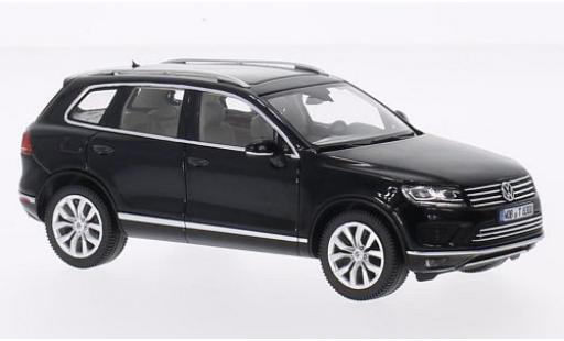 Modelauto Volkswagen Touareg Base zwart 2015 1/43 Herpa
