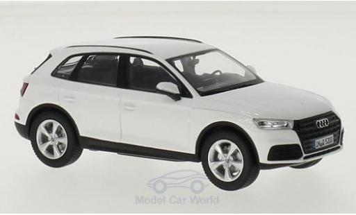 Modelauto Audi Q5 suv wit 2016 1/43 iScale