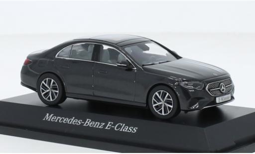 Modelauto Mercedes E Base E-classe (W214) matgrijs 2023 1/43 I iScale