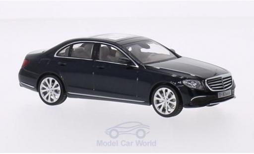 Modelauto Mercedes Classe E Base (W213) Exclusive metallic groen 2016 1/43 iScale